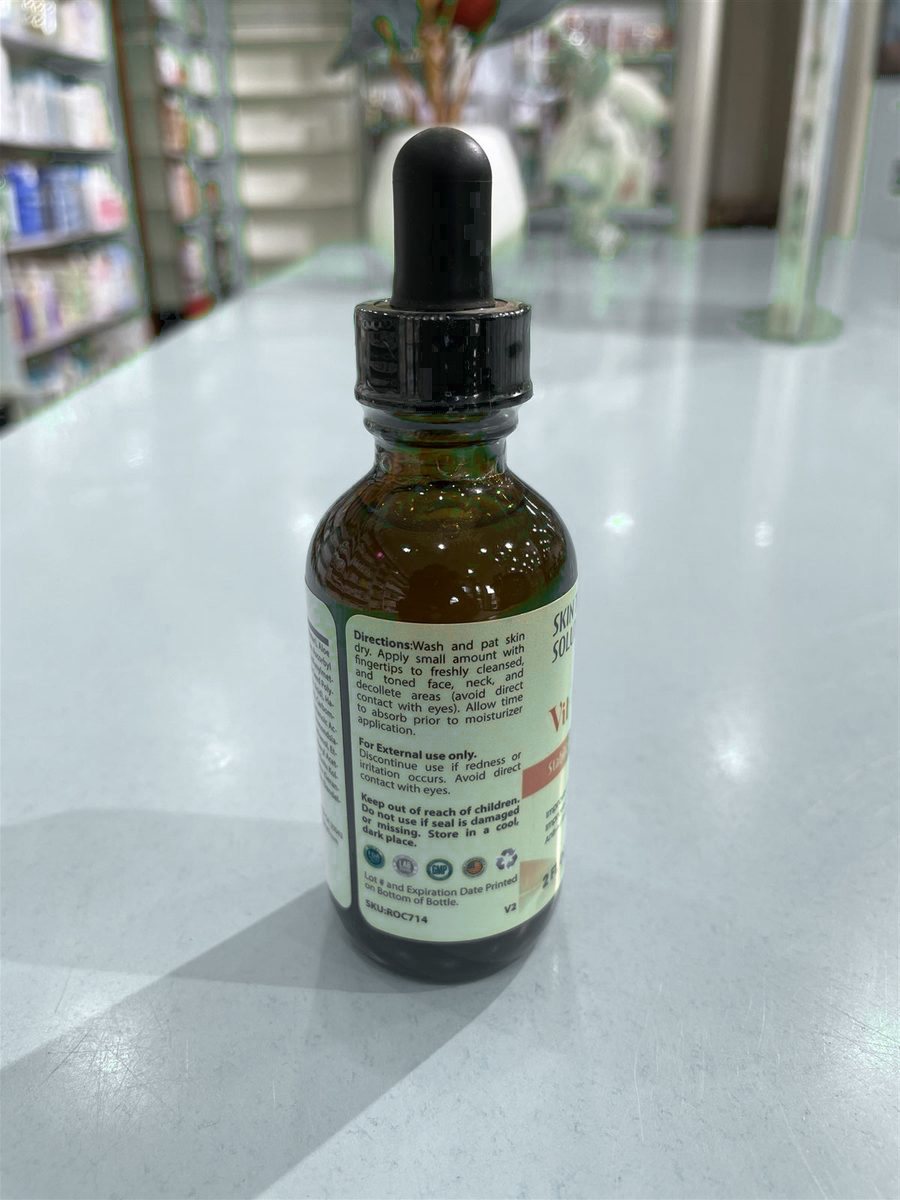 Le sérum Vit C20, premier geste du rituel Treat